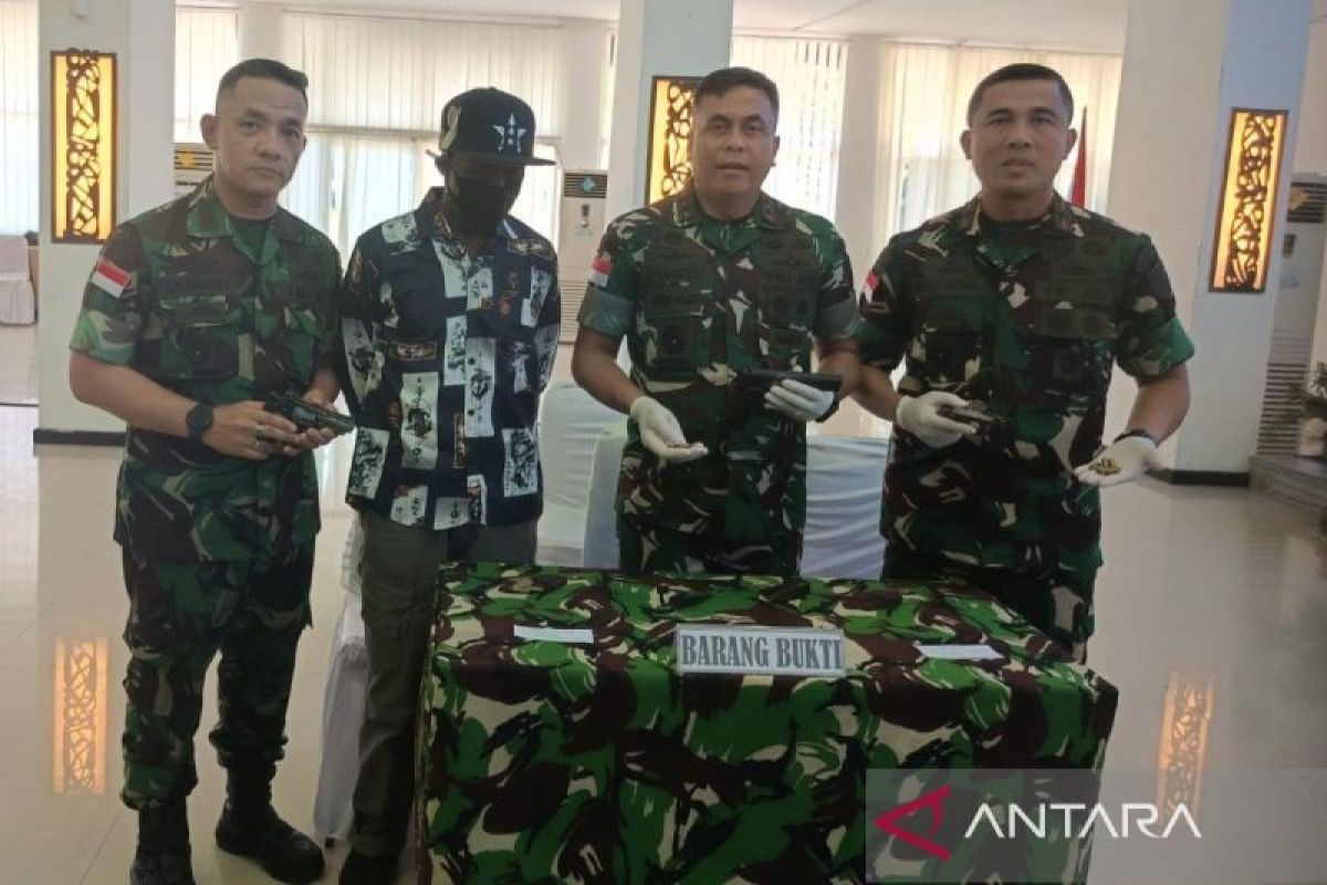 Pangdam: Lima anggota KKB kembali dari PNG serahkan tiga senpi