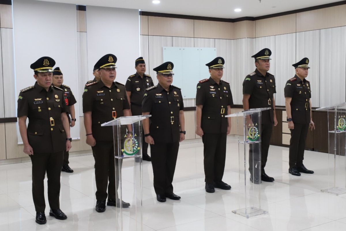 Kejati Jakarta lantik tiga kepala kejaksaan negeri di Jakarta — NadiKabar.com