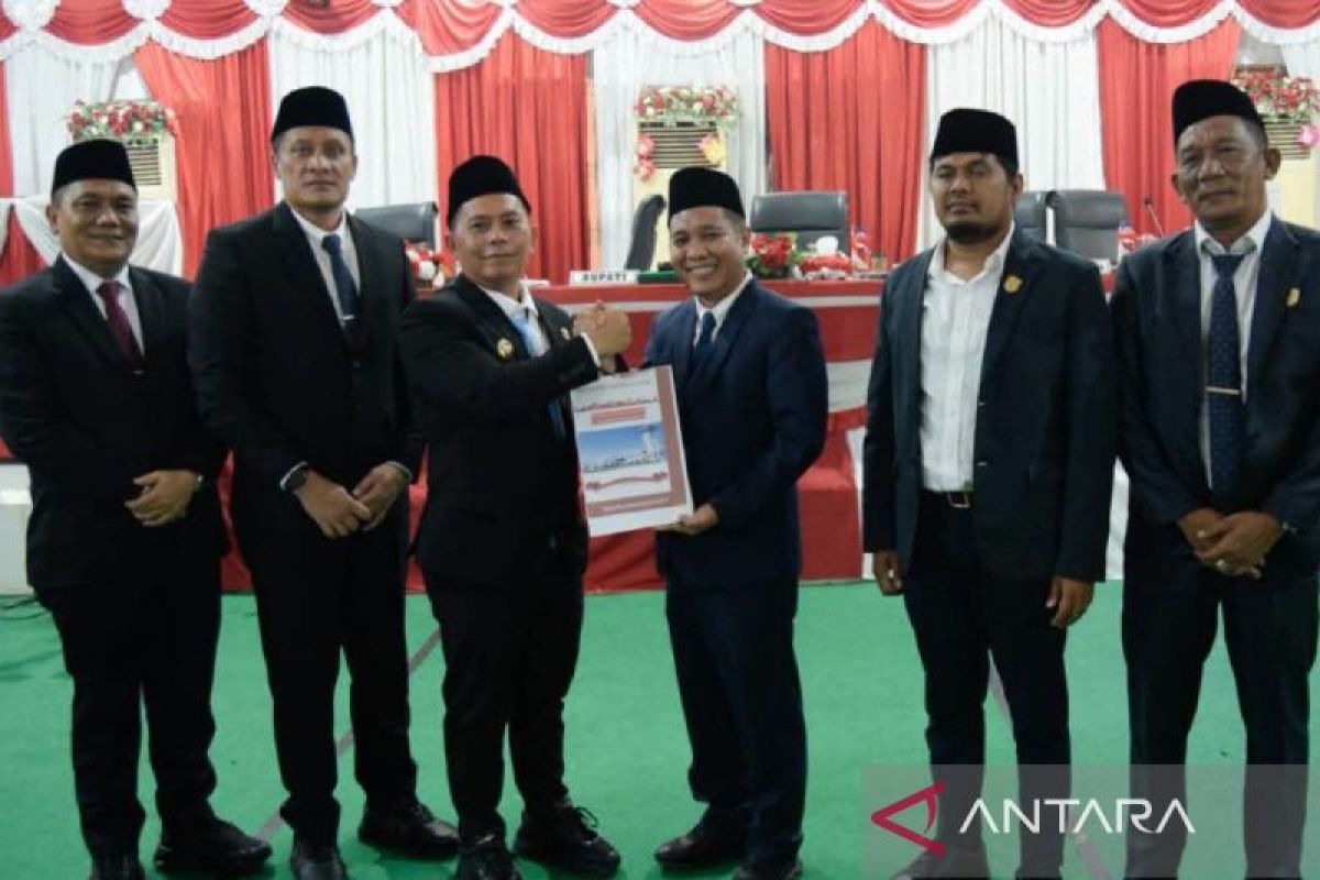 DPRD dan Bupati Padang Lawas setujui Ranperda P - APBD 2026