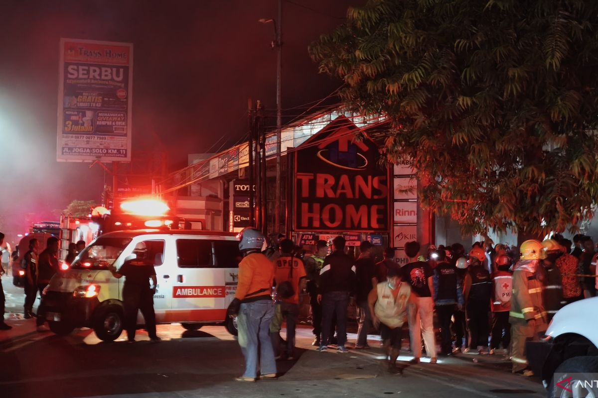 Kebakaran Trans Home Sleman renggut dua korban jiwa — NadiKabar.com