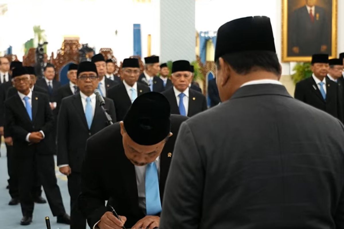 Syahganda Nainggolan Resmi Pimpin Bakom Dilantik Prabowo