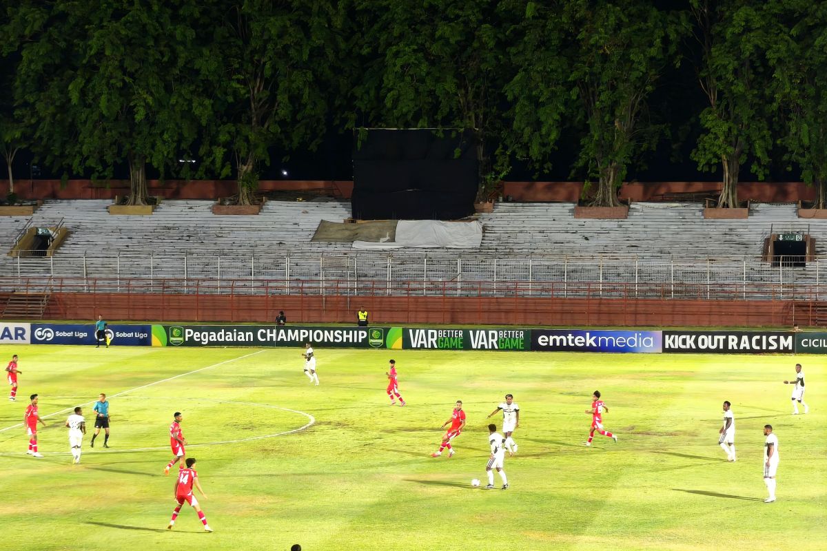 Persipura bungkam De Red 3-1