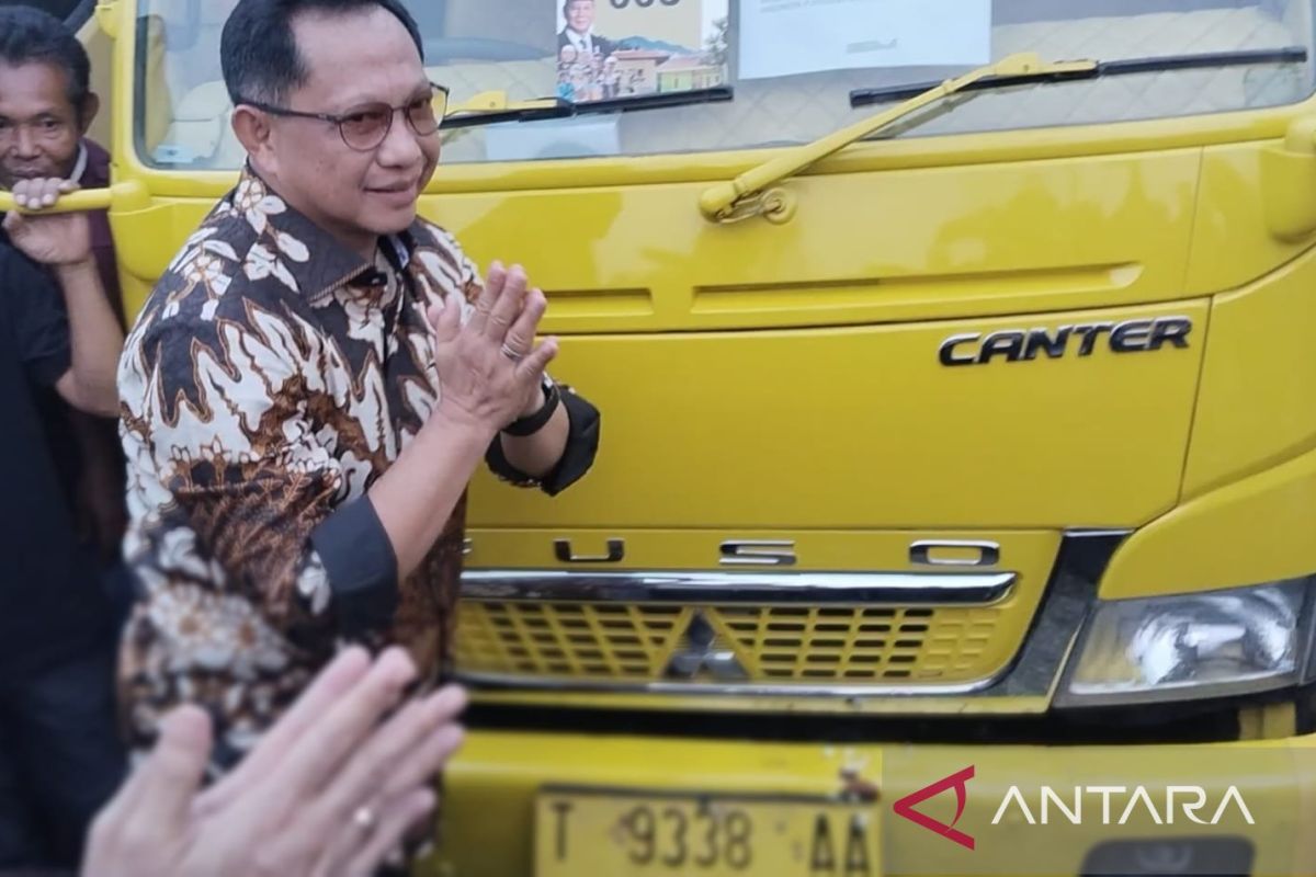 Mendagri sebut penggunaan genteng tanah liat di Jabar baru 87 persen — NadiKabar.com