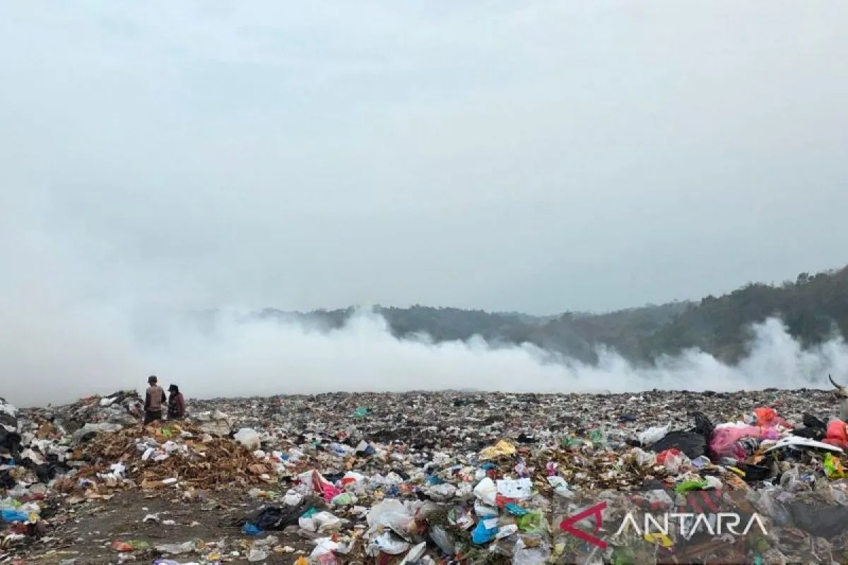 Kebakaran TPA Jatibarang Semarang picu kualitas udara masuk kategori tidak sehat