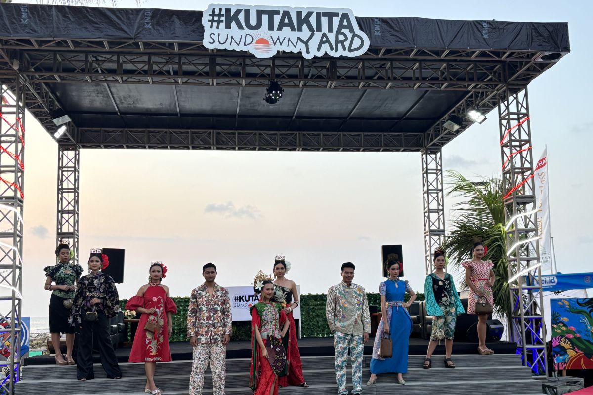 Ilustrasi berita Nasional: Dekranasda Bali cari solusi regenerasi perajin endek