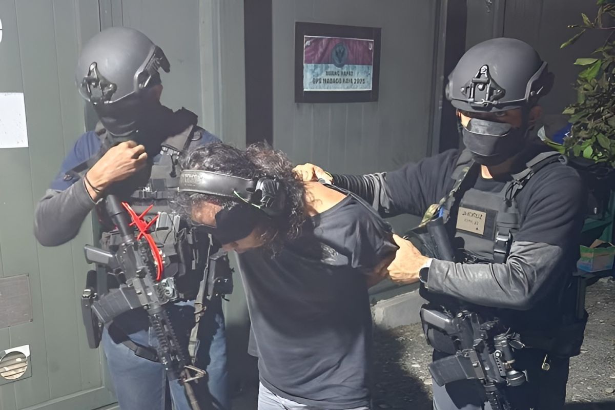 Densus 88 tangkap 12 tersangka terorisme di enam provinsi — NadiKabar.com