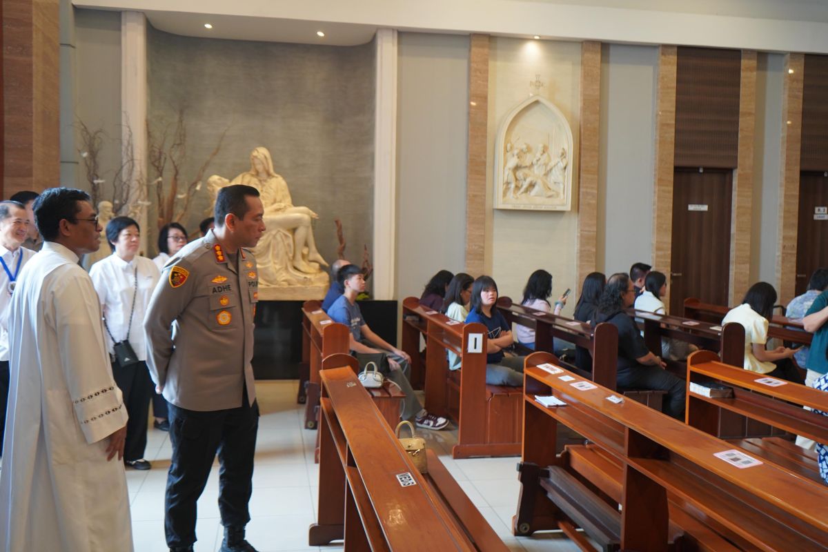 Ilustrasi berita Nasional: Kapolres Jakut tinjau ibadah di sejumlah gereja