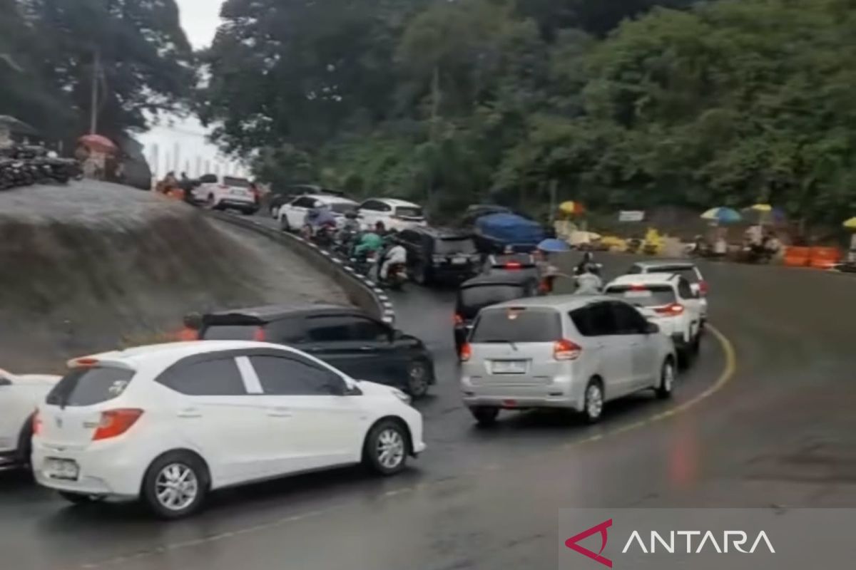 Polres Cianjur percepat sistem satu arah antisipasi macet di Puncak — NadiKabar.com