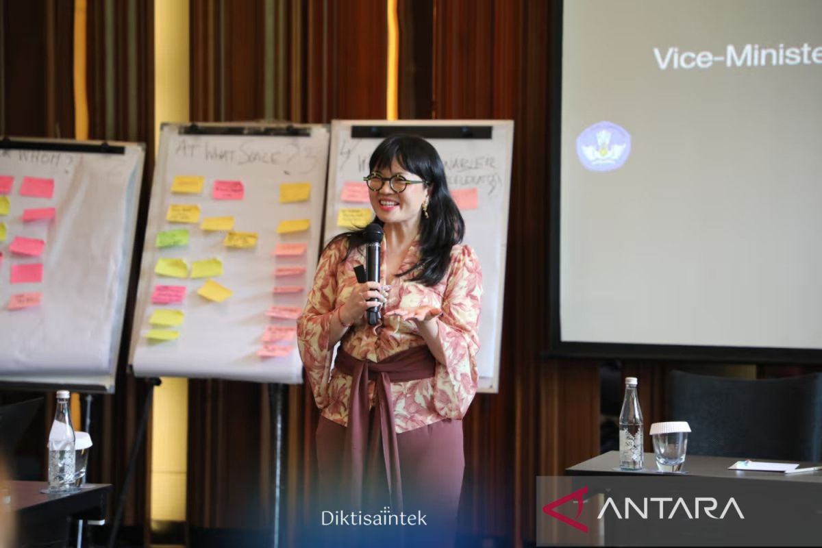 Stella Christie tekankan pentingnya peran pengajar di era AI