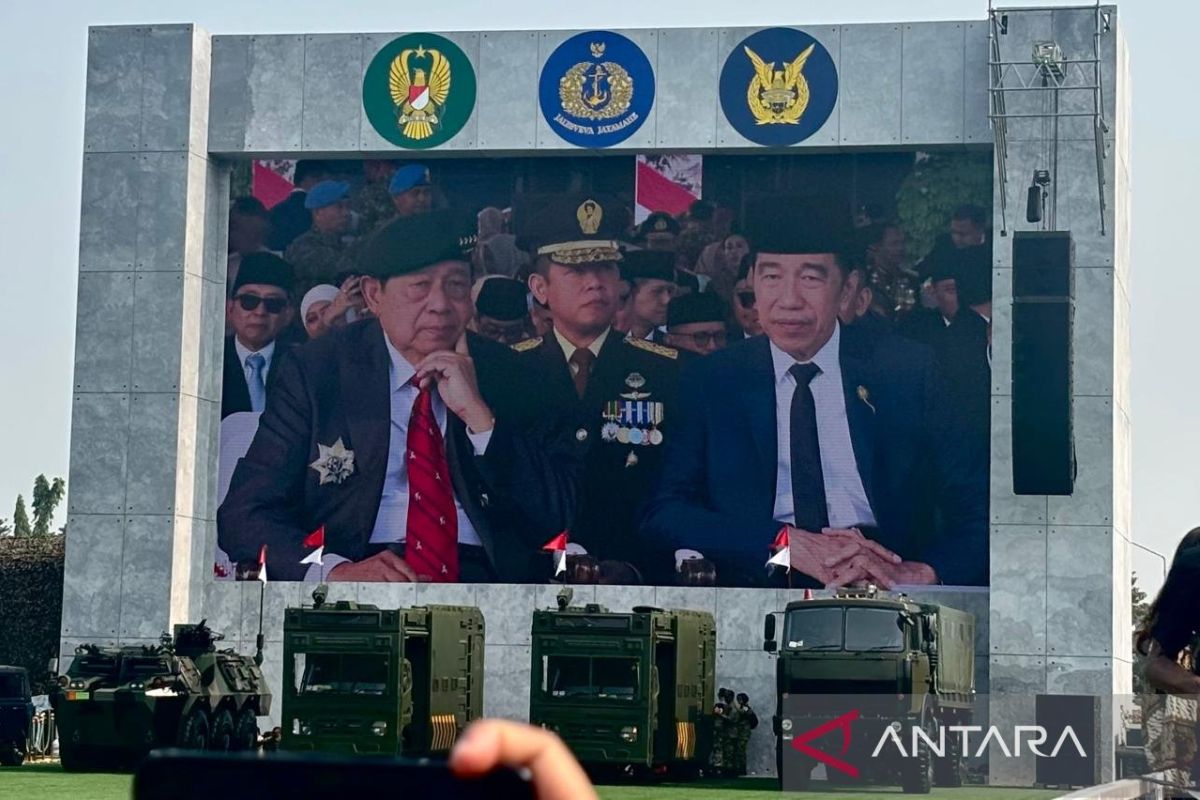 Jokowi dan SBY hadiri upacara HUT Ke-81 TNI — NadiKabar.com