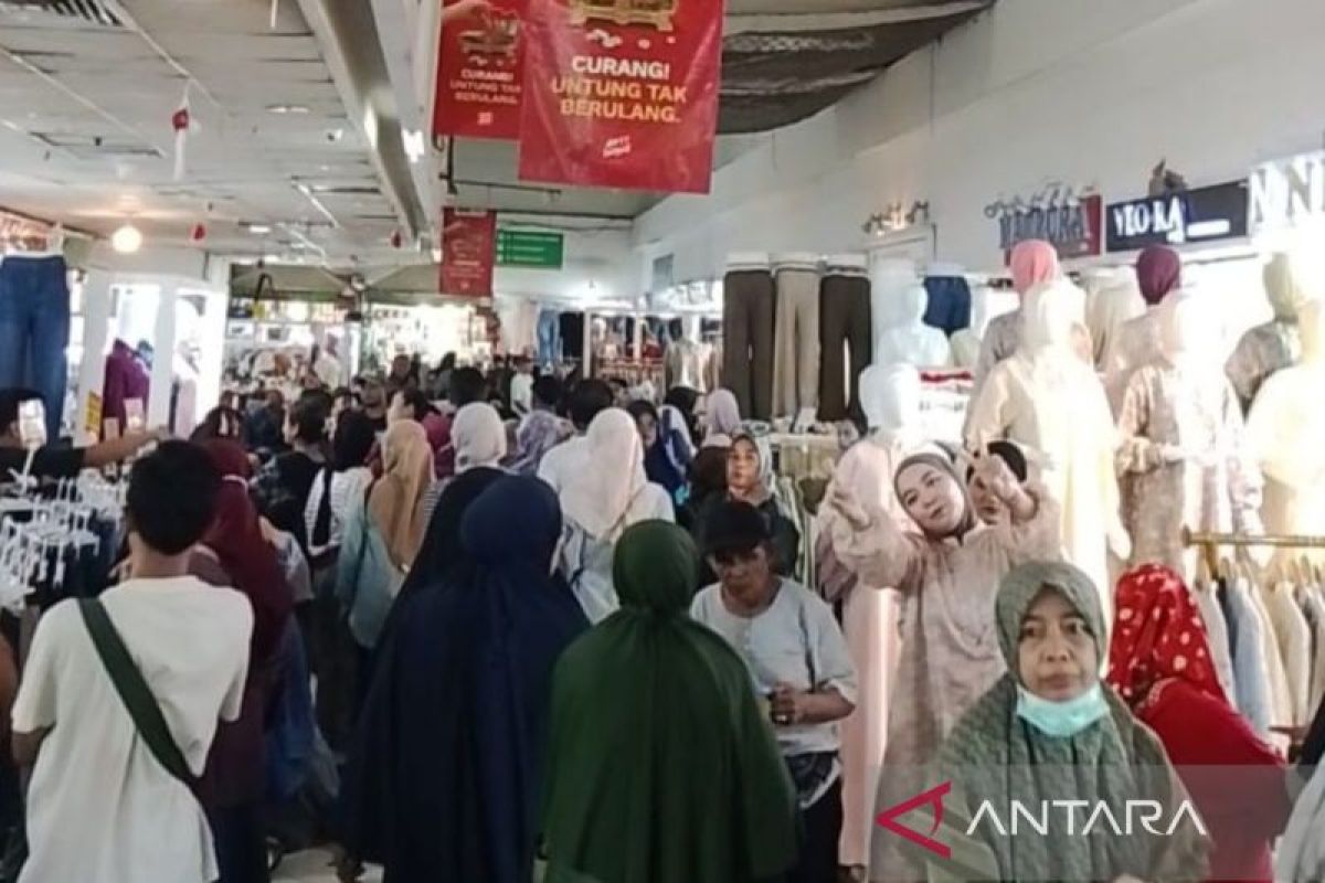 Pengunjung Pasar Tanah Abang terus naik, capai 15 ribu orang per hari — NadiKabar.com