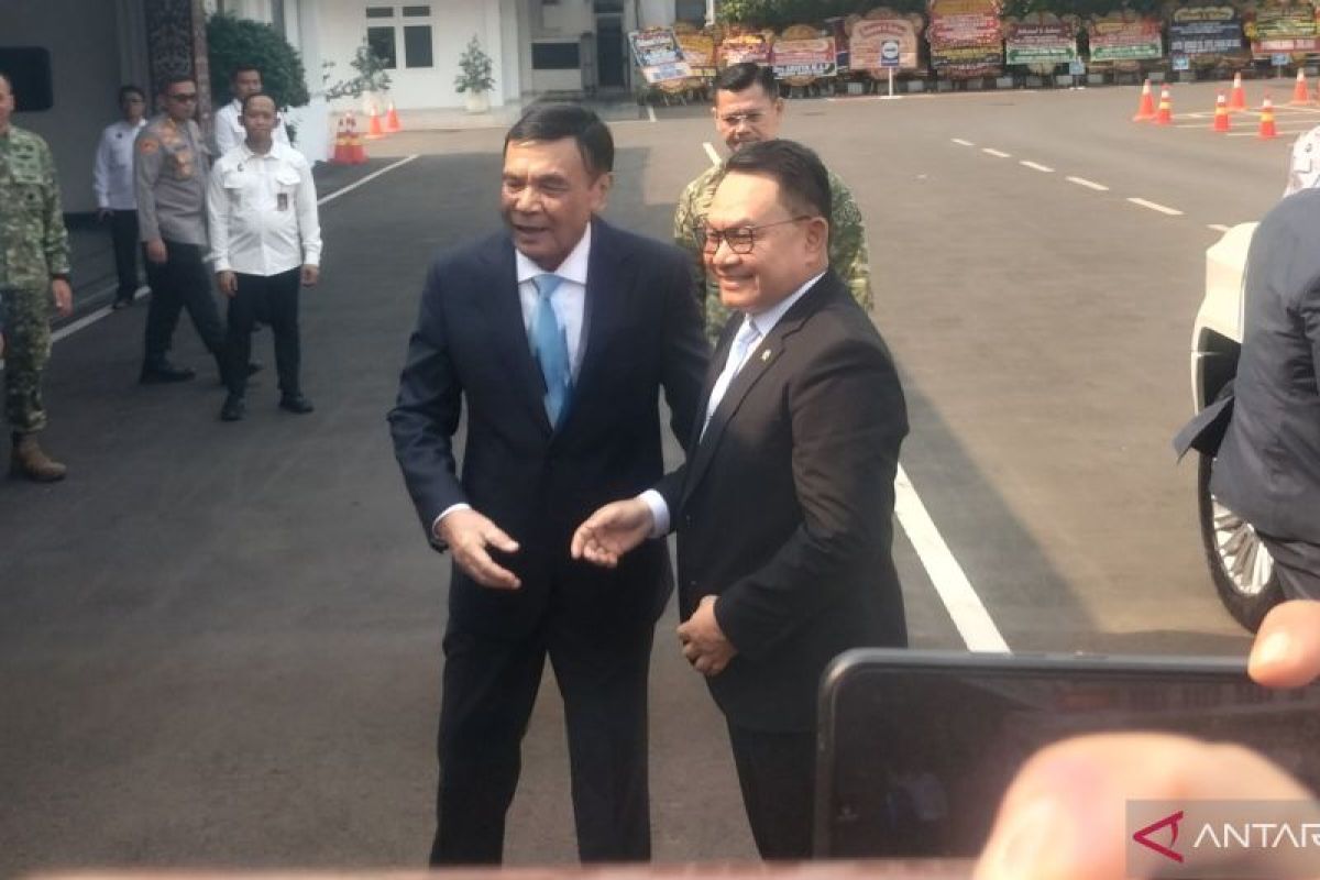Dudung sambangi  Kemenko Polkam sebagai menteri untuk pertama kali — NadiKabar.com
