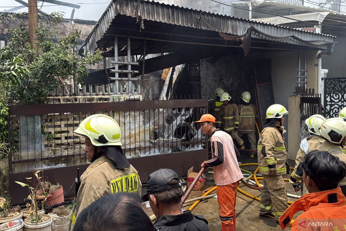 Dua lansia meninggal akibat kebakaran rumah di Pulogadung Jaktim — NadiKabar.com