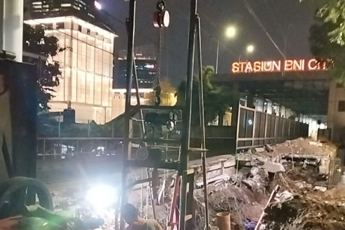 Konstruksi Integrasi Karet–Sudirman Sedang Berjalan, Travelator Mulai Dirakit di Sudirman Baru — NadiKabar.com