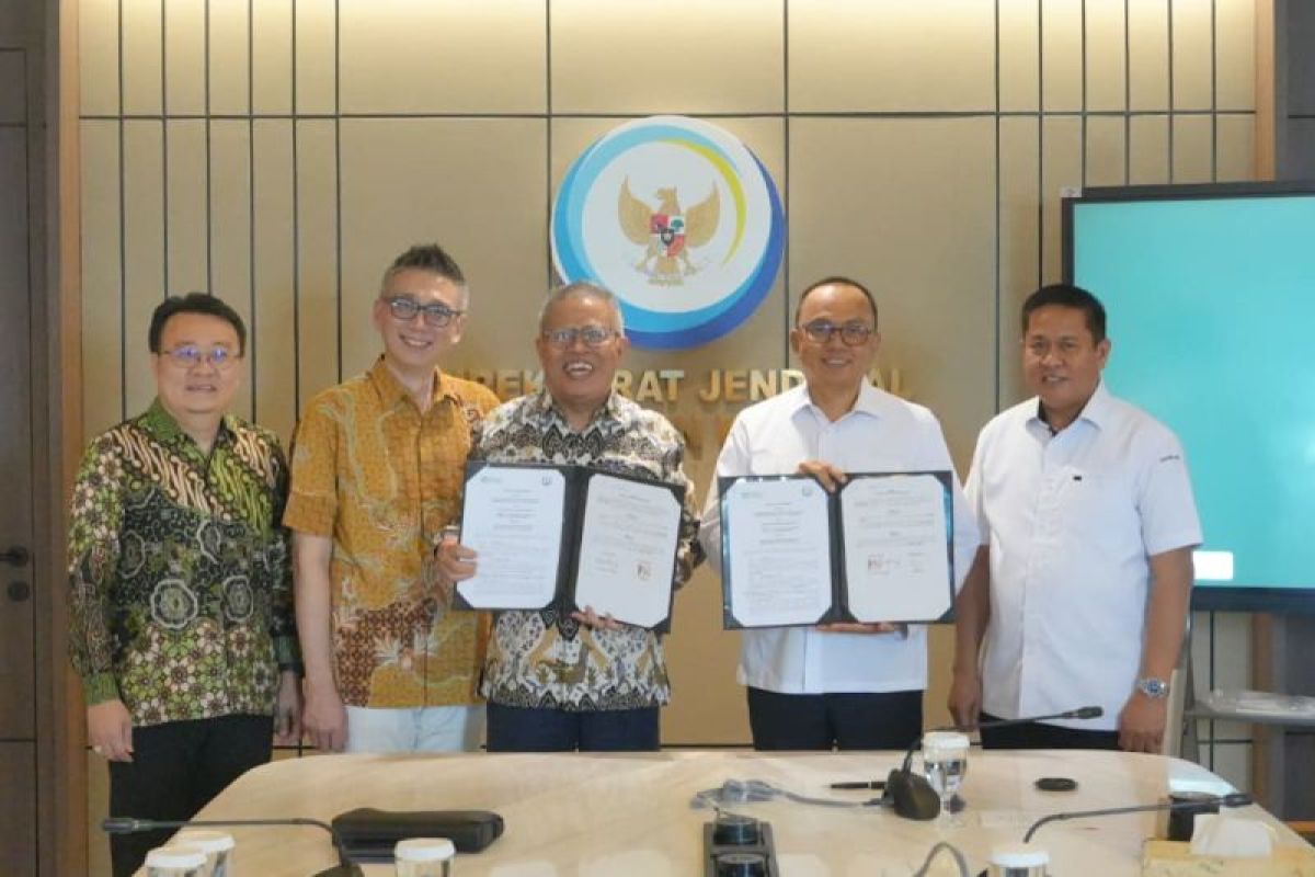 Kolaborasi KKP dan AZEI Dorong Blue Economy Rendah Emisi