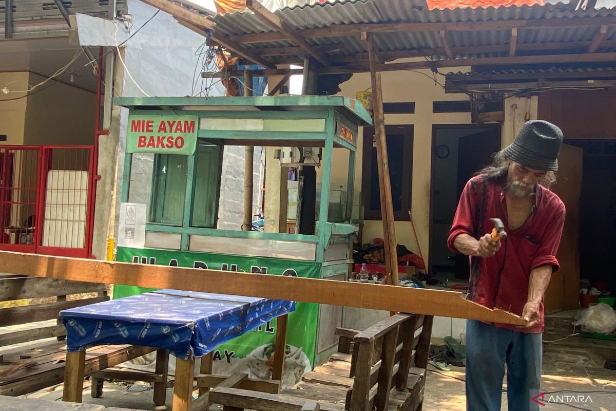 Pedagang Setu Babakan dukung penataan saluran air asal boleh berjualan — NadiKabar.com