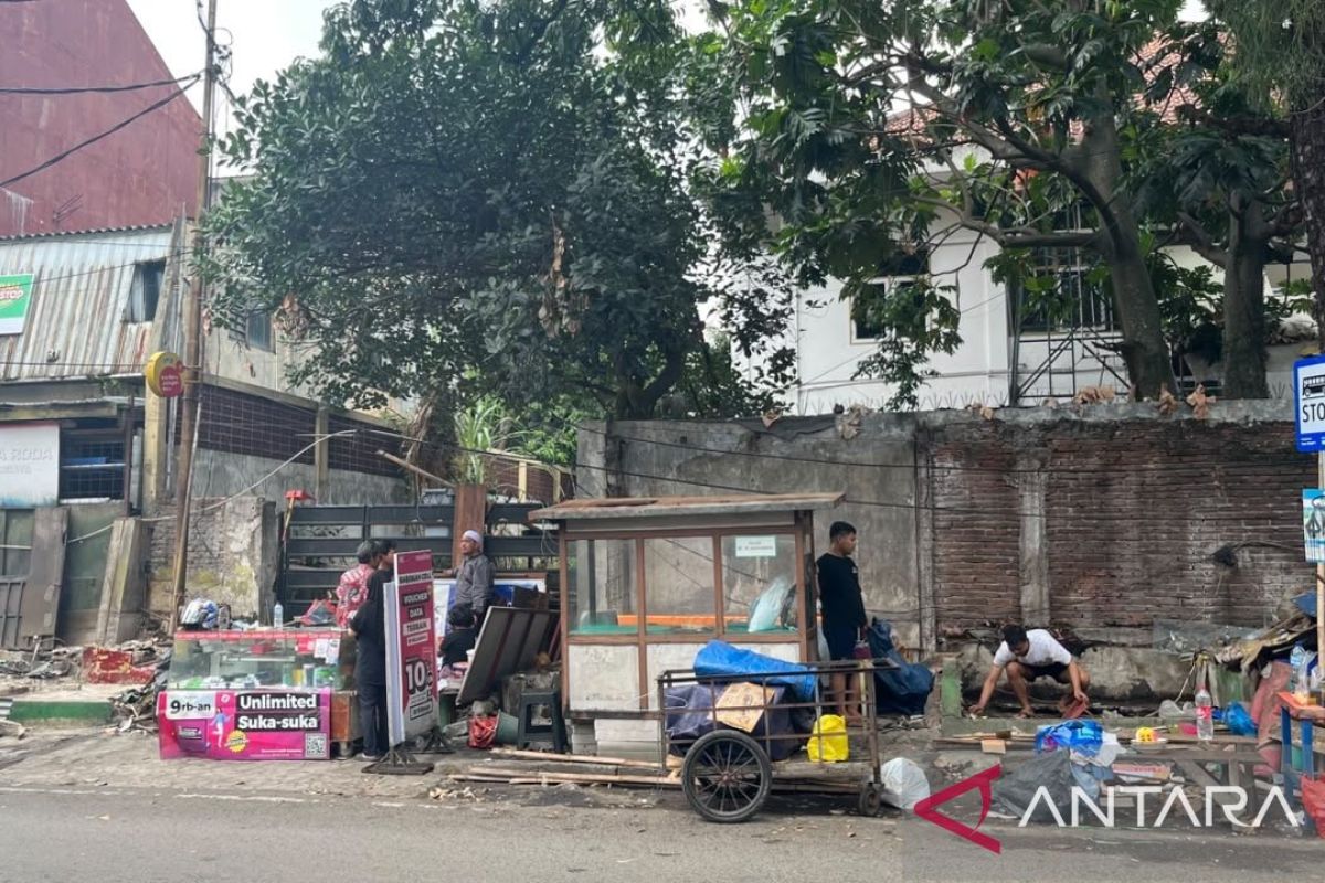 Pemkot Bandung tidak melarang PKL berjualan selama ikuti aturan