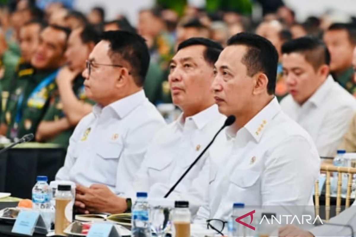 Menhan Sjafrie nilai taklimat Prabowo perkuat soliditas TNI-Polri — NadiKabar.com