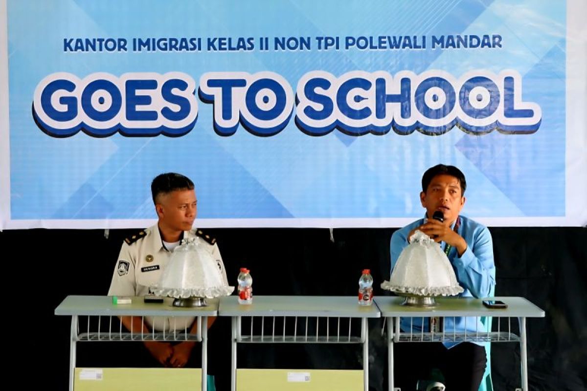 Imigrasi Polman gelar Immigration Goes to School di MAN 1 Majene