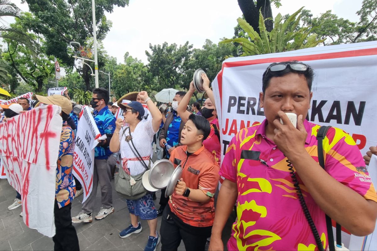 Club de Arjuna minta Satpol PP bongkar tembok yang halangi akses kerja — NadiKabar.com