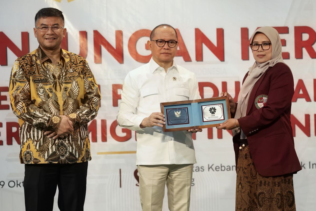 Menteri P2MI: SMK Go Global siapkan PMI terampil dan berdaya saing — NadiKabar.com