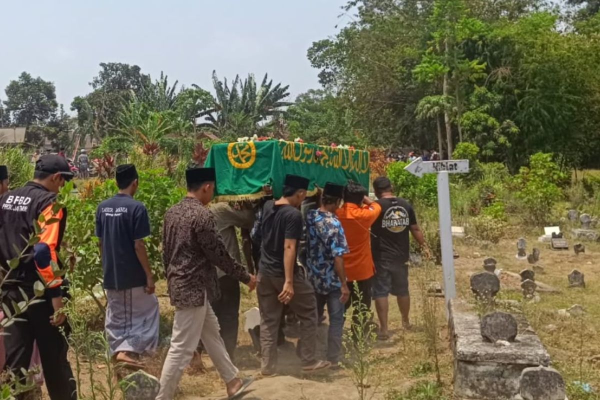 Jenazah korban KMP Virgo teridentifikasi dan dimakamkan di Jember — NadiKabar.com