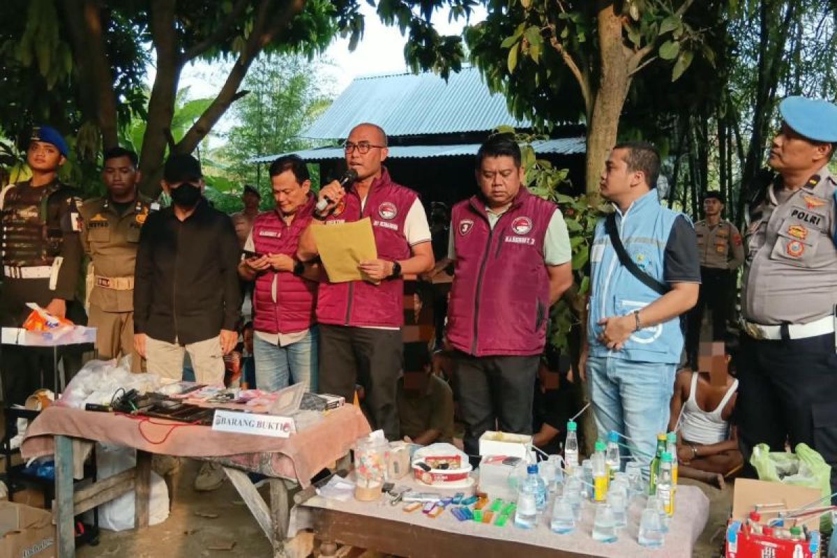 Hukum kemarin, Sarang narkoba digerebek hingga pembubaran ibadah