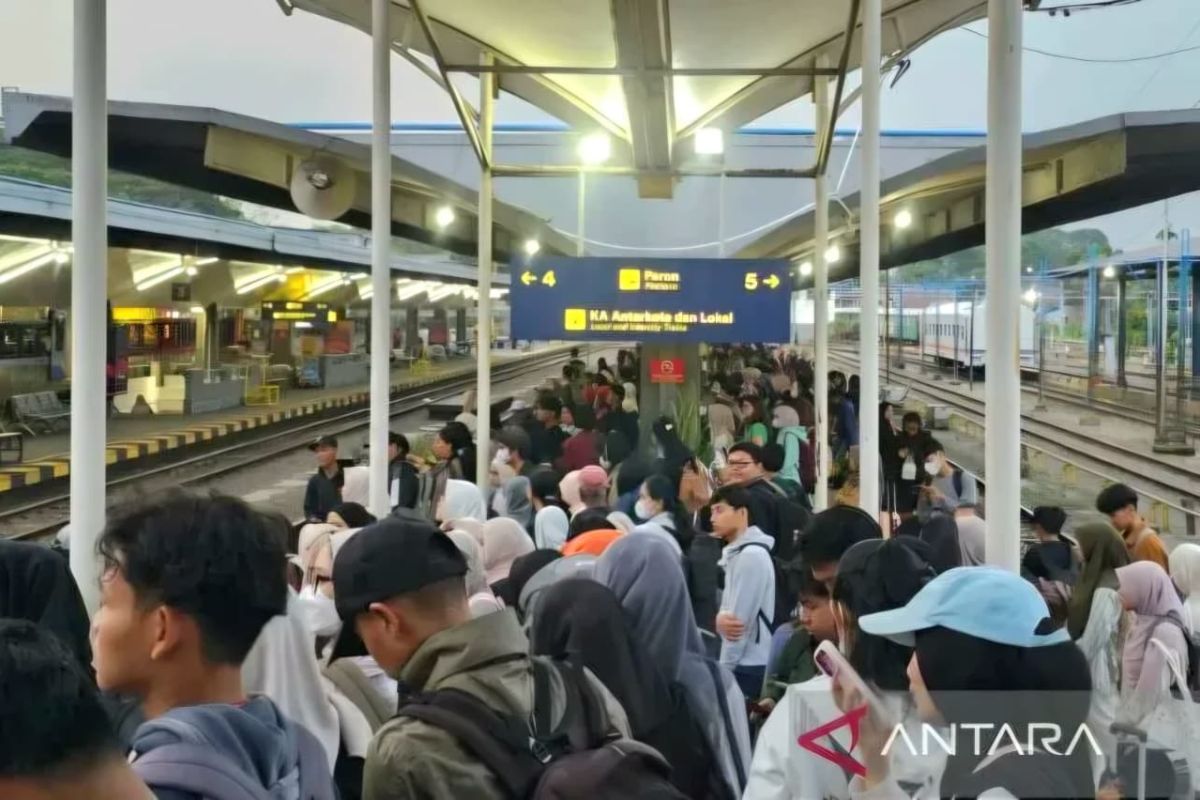 KAI lakukan penyesuaian tarif khusus sejumlah relasi di Stasiun Malang