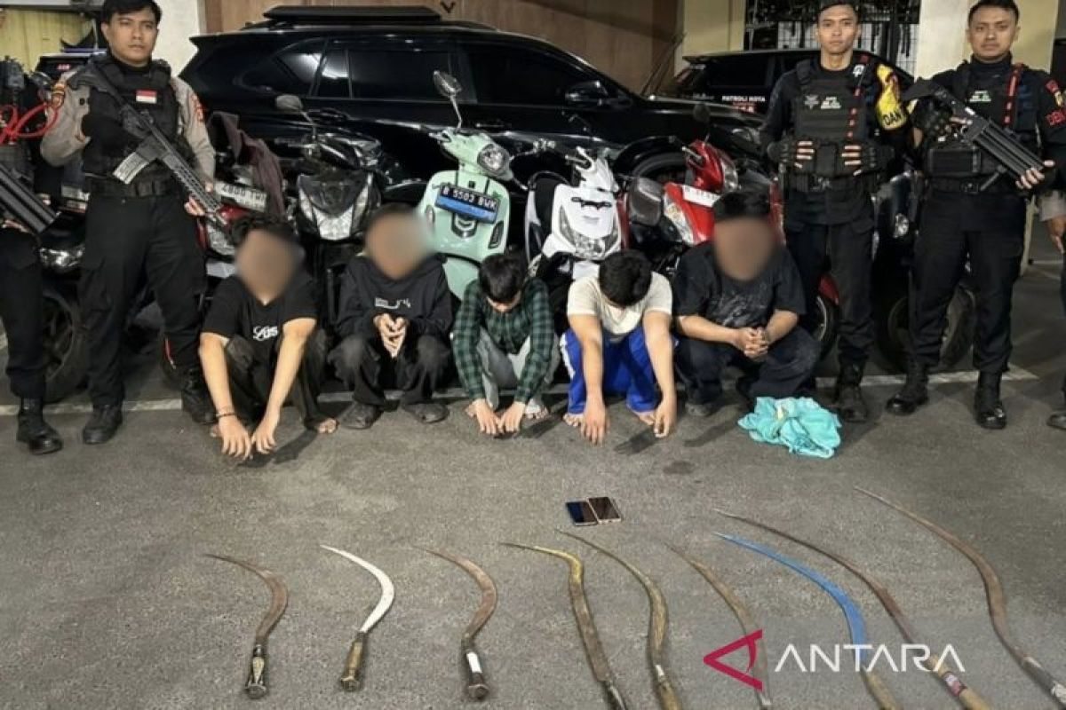 5 Pemilik Celurit Dicokok Polisi Usai Terlibat Tawuran