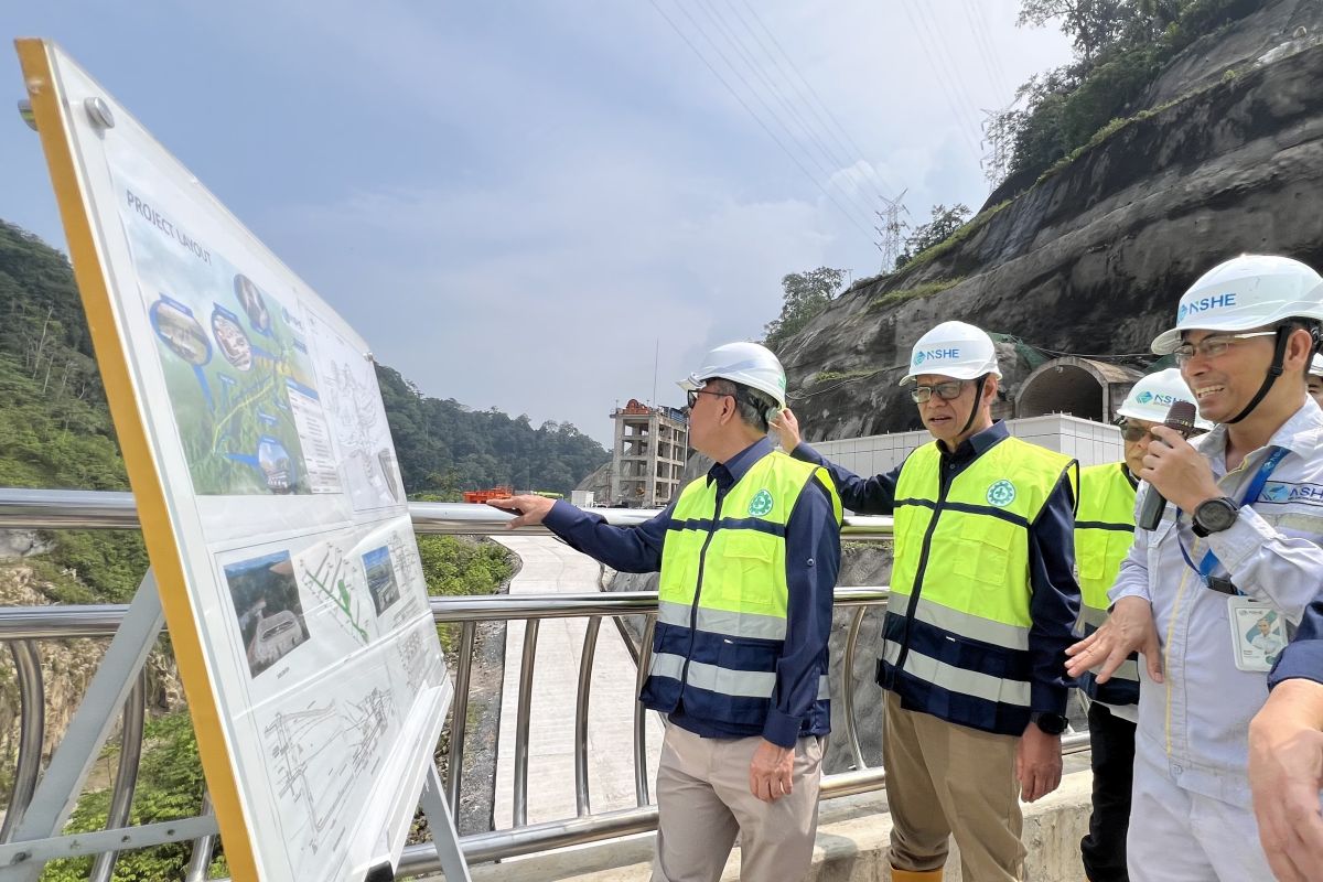Mengalirkan Energi Hijau dari Batang Toru