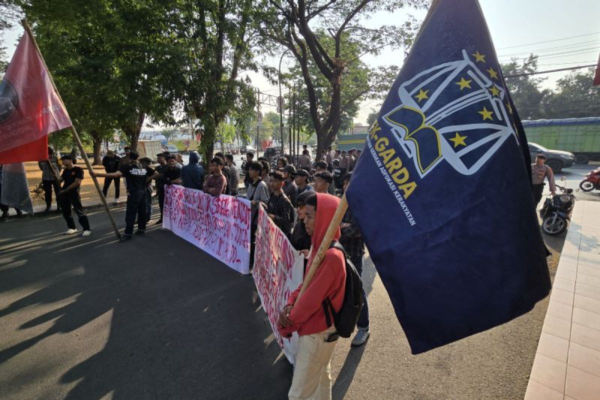 Demonstran desak Kapolda Sulsel yang baru tindak oknum perwira calo casis