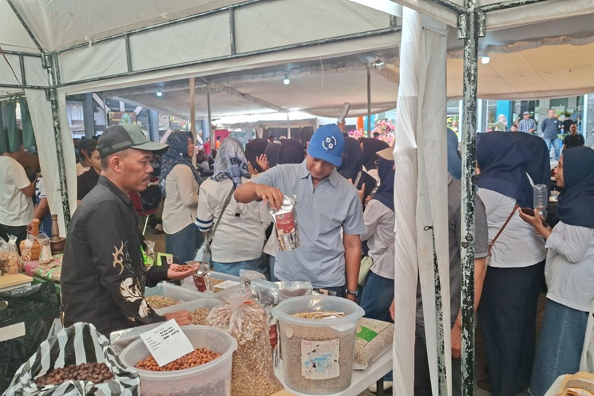Dorong Ekonomi Warga, Bupati Pacitan Wajibkan OPD Minum Kopi Lokal