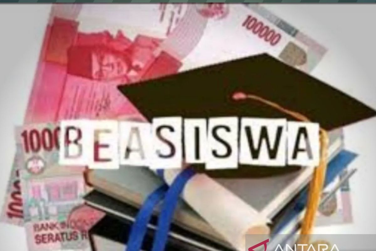 Pemprov Riau mulai salurkan bantuan pendidikan Rp6,7 miliar untuk mahasiswa kurang mampu