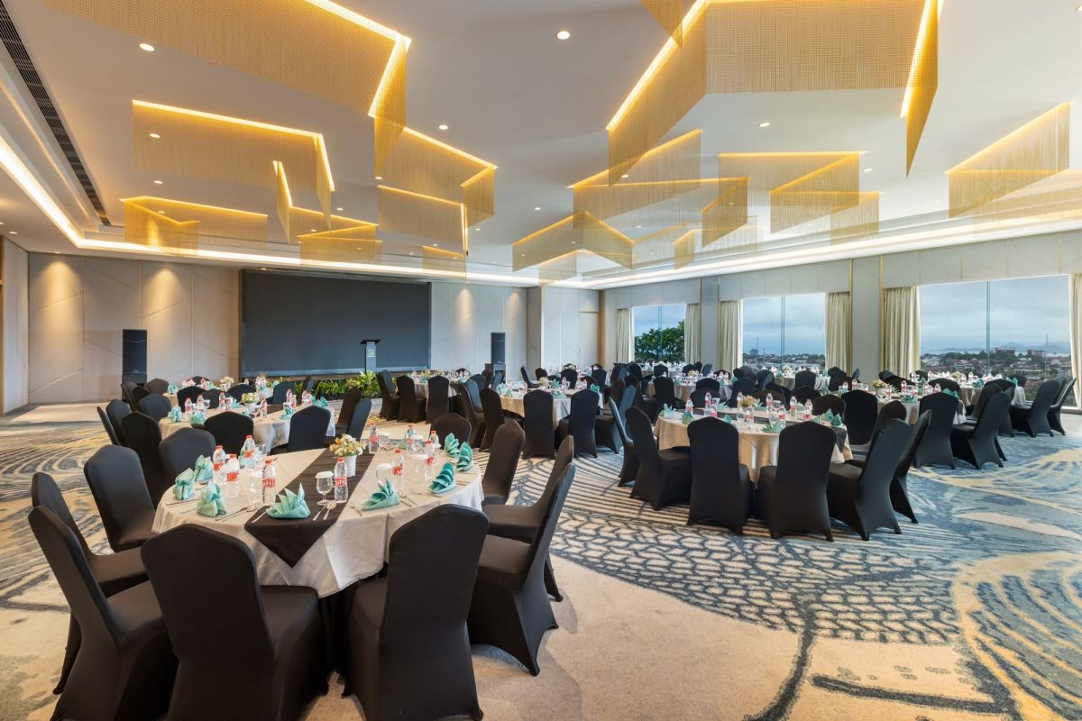 Holiday Inn Lampung Bukit Randu tawarkan meeting package dengan teknologi videotron