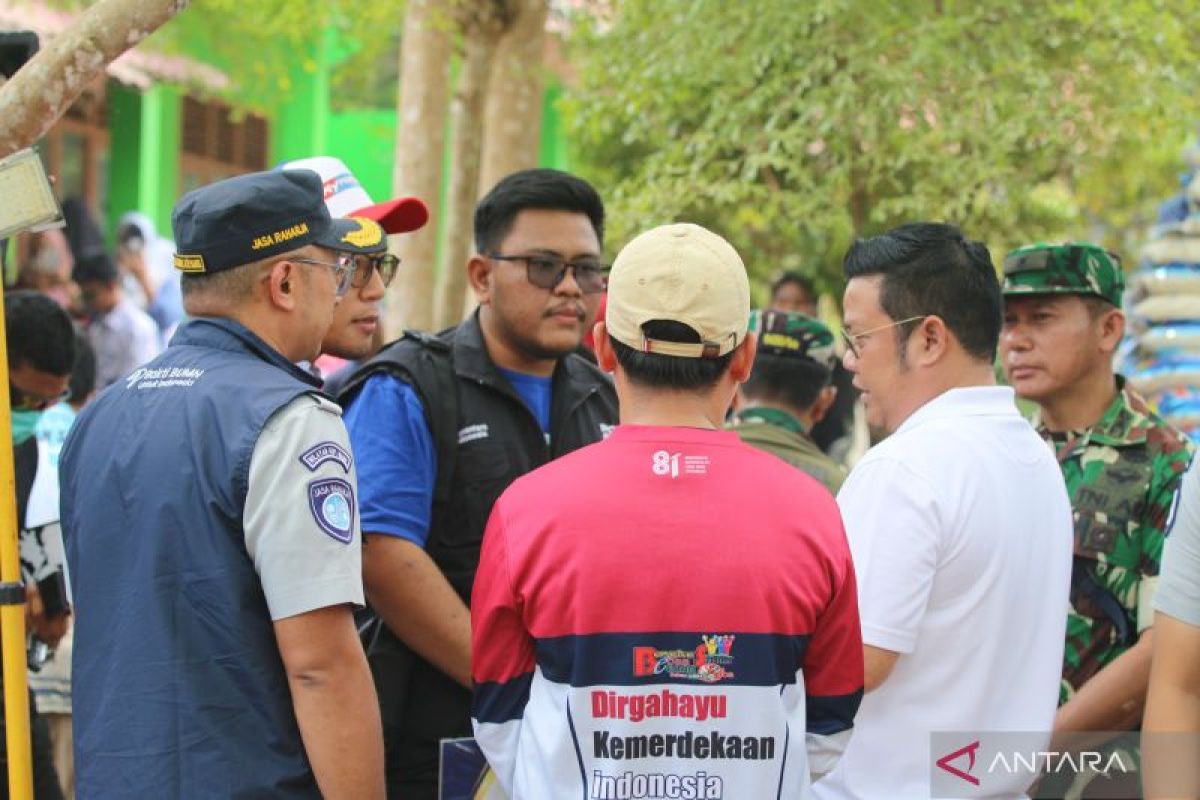 Peduli korban kebakaran, Forum BUMN Babel berikan bantuan di Dusun Serdang