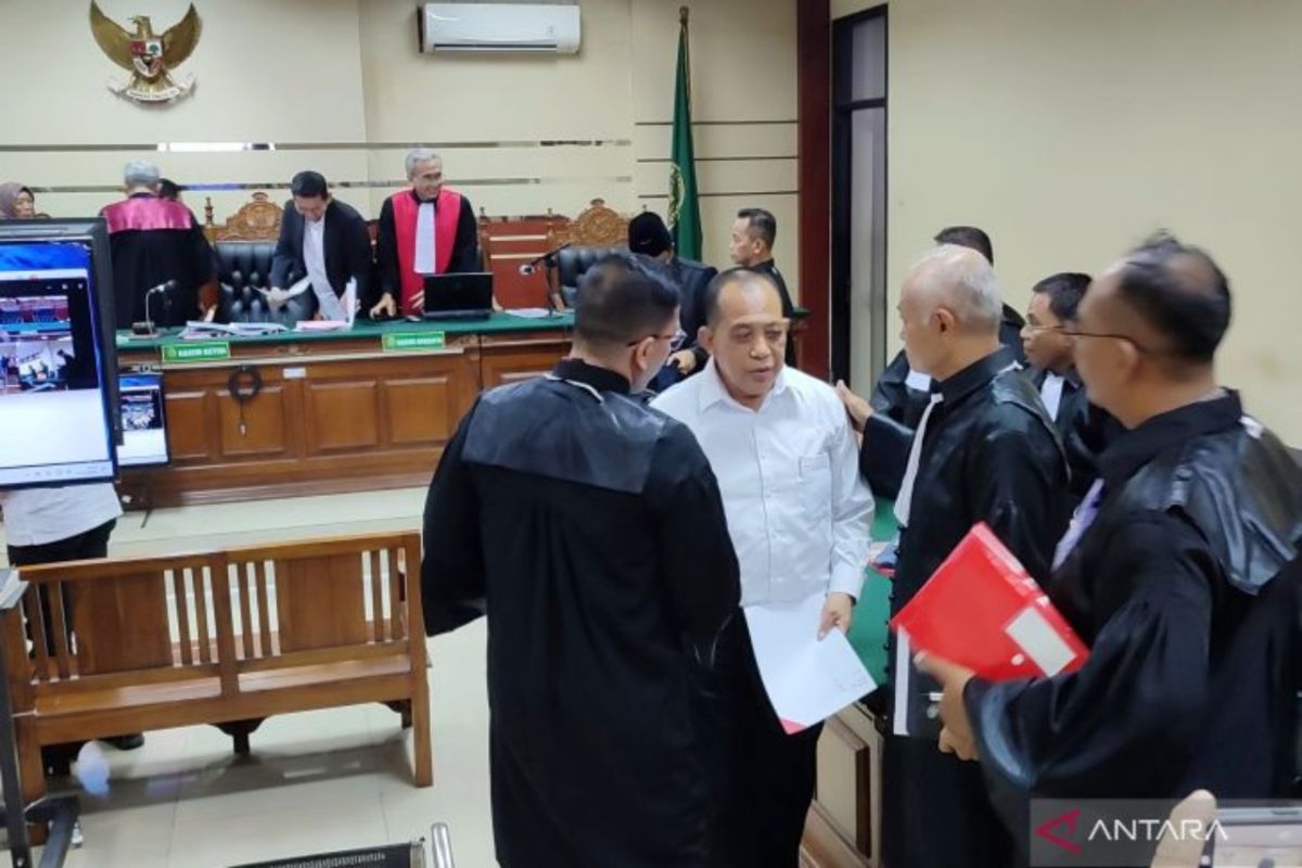 Mantan Kadis ESDM Jatim didakwa lakukan pemerasan dan gratifikasi Rp4,09 miliar — NadiKabar.com