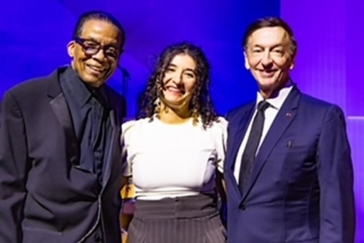 Malou Oheix dari Prancis Raih Juara Satu pada Kompetisi Vokal Jazz Internasional Herbie Hancock Institute 2026 di Fondation Louis Vuitton — NadiKabar.com