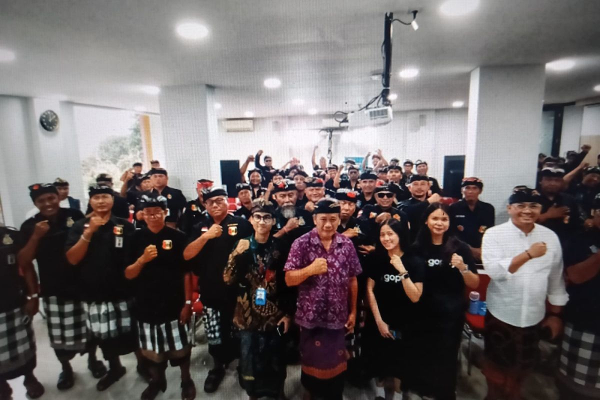 Edukasi Keuangan GoPay Sasar Pecalang Bali