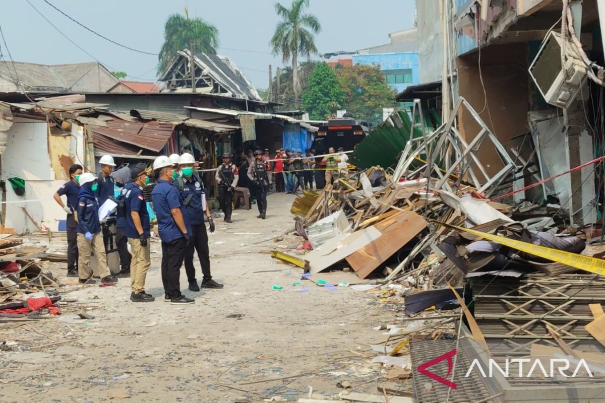 Dua tewas akibat ledakan, Pasar Cimanggis Tangsel mulai dibersihkan — NadiKabar.com