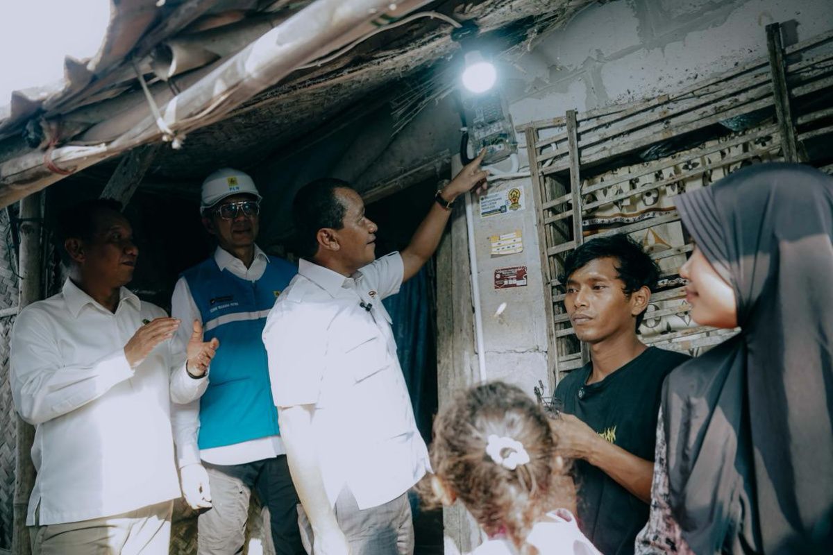 Bahlil minta Pemda dan PLN data desa belum teraliri listrik