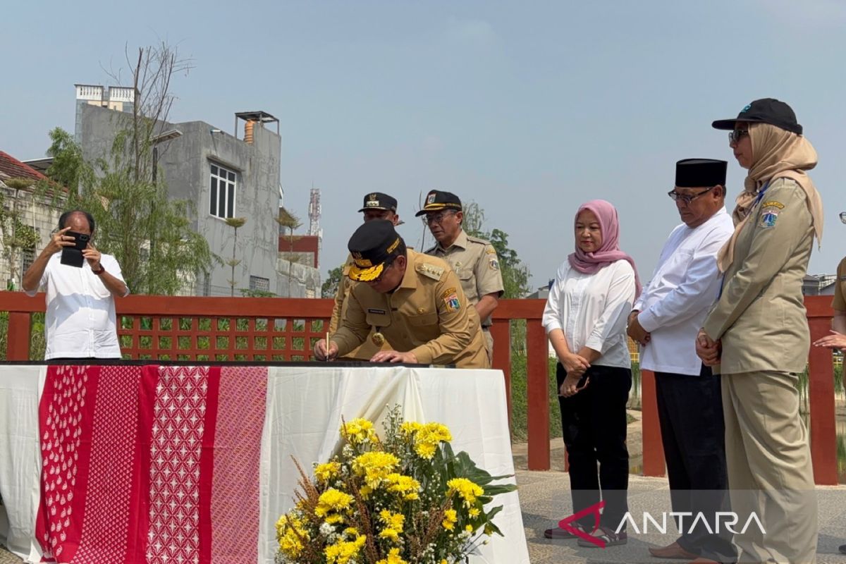 Jakarta opens two retention ponds to help prevent floods
