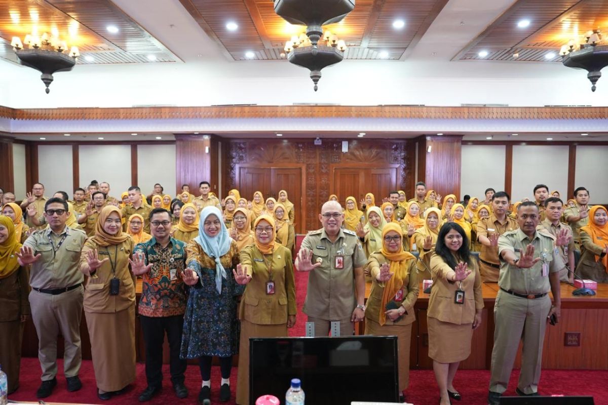 Pemkot Jakut sebut guru miliki peran strategis bentuk generasi bangsa — NadiKabar.com