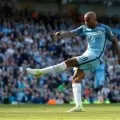 Memperkuat lini tengah, Everton rekrut Fabian Delph dari City