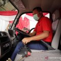 Bupati Gianyar serahkan truk sampah ke desa Taro