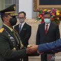 President inaugurates General Perkasa as new TNI Commander