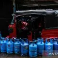 WNI antre 5 - 9 jam untuk dapatkan BBM dan gas di Sri Lanka