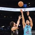 Phoenix Suns kehilangan pebaseket Devin sebulan ke depan