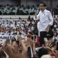 Presiden Jokowi persilakan menafsirkan soal pemimpin "rambut putih"