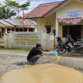 Tokoh pemuda di Aceh Tamiang desak pemda perbaiki jalan rusak akibat banjir