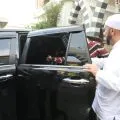 Yuk, ikut Habib Syech intip isi mobil dinas Ganjar Pranowo